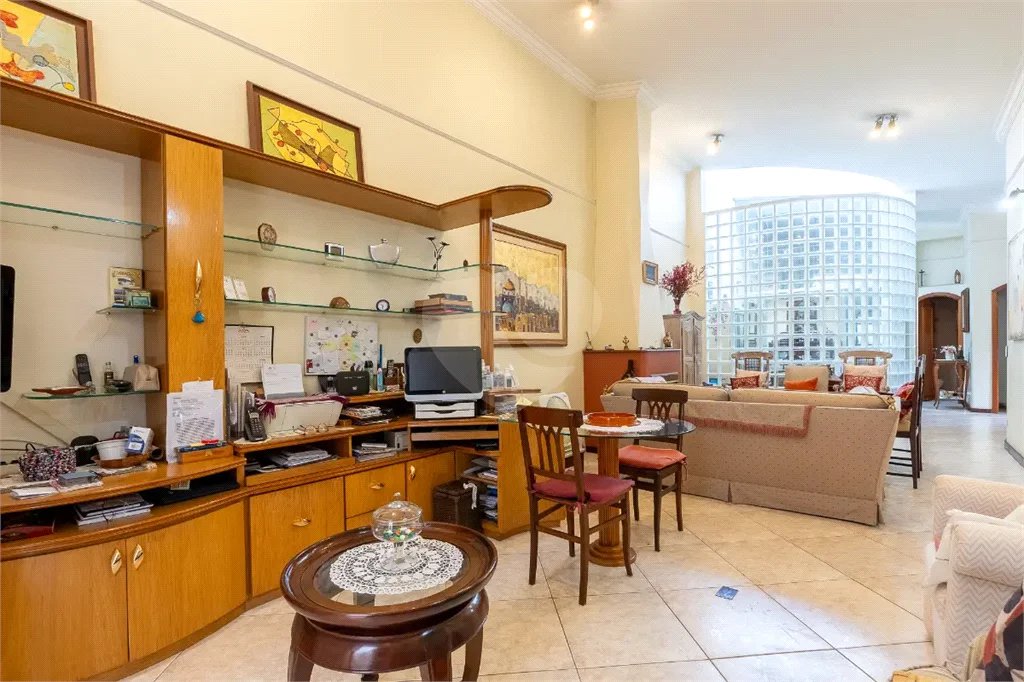 Casa a venda no Planalto Paulista, 2 suítes, 4 vagas, 230 m², quintal e localização privilegiada
