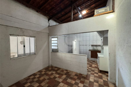 Casa á venda, com 2 Dormitórios e Edícula, em São Carlos-SP.