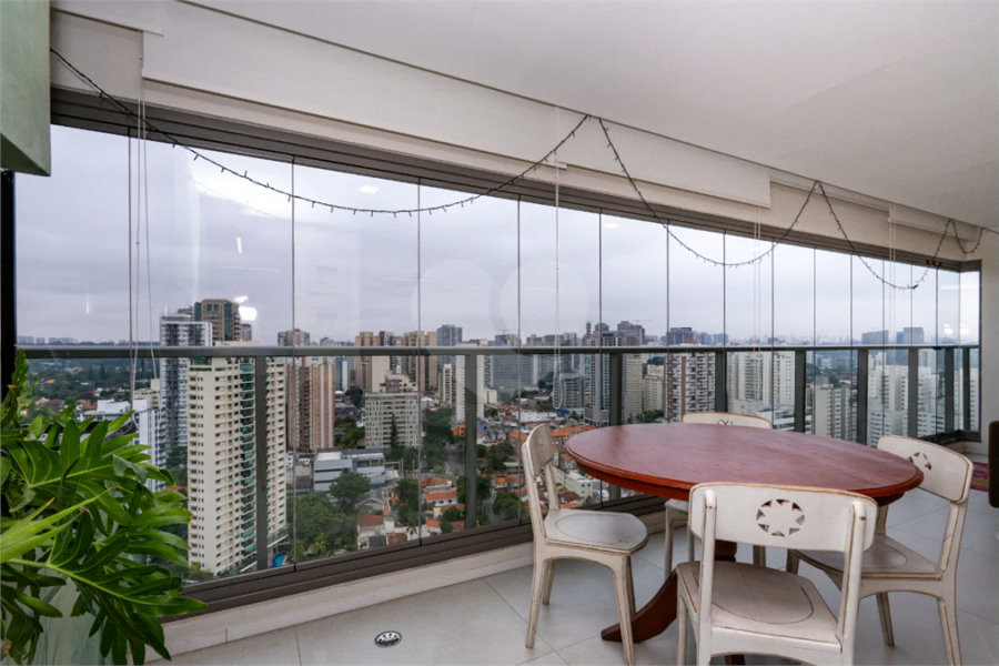 Campo Belo - 143m² | 3 suítes | Varanda gourmet I 2 vagas grandes e determinadas | Hall privativo