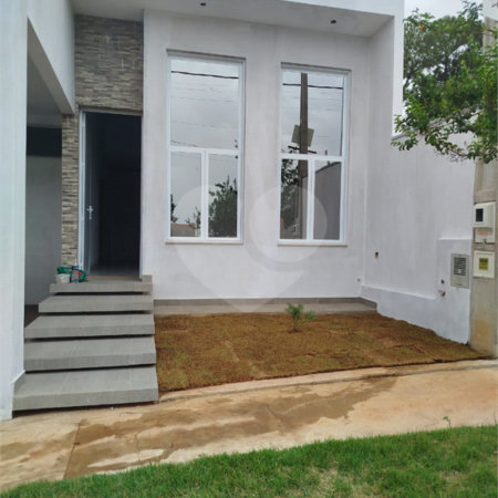 Casa em condominio em reta final de obras