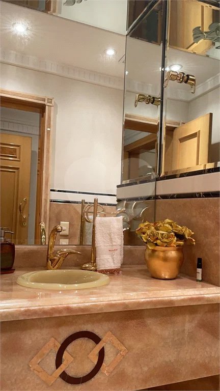 Apartamento com terraço 385m² 03 dormitórios sendo 2 suítes 5 vagas..Estuda Permuta.
