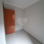 Apartamento com 37m2, 2 quartos, banheiro, sala, cozinha, quintal e SEM vaga de garagem