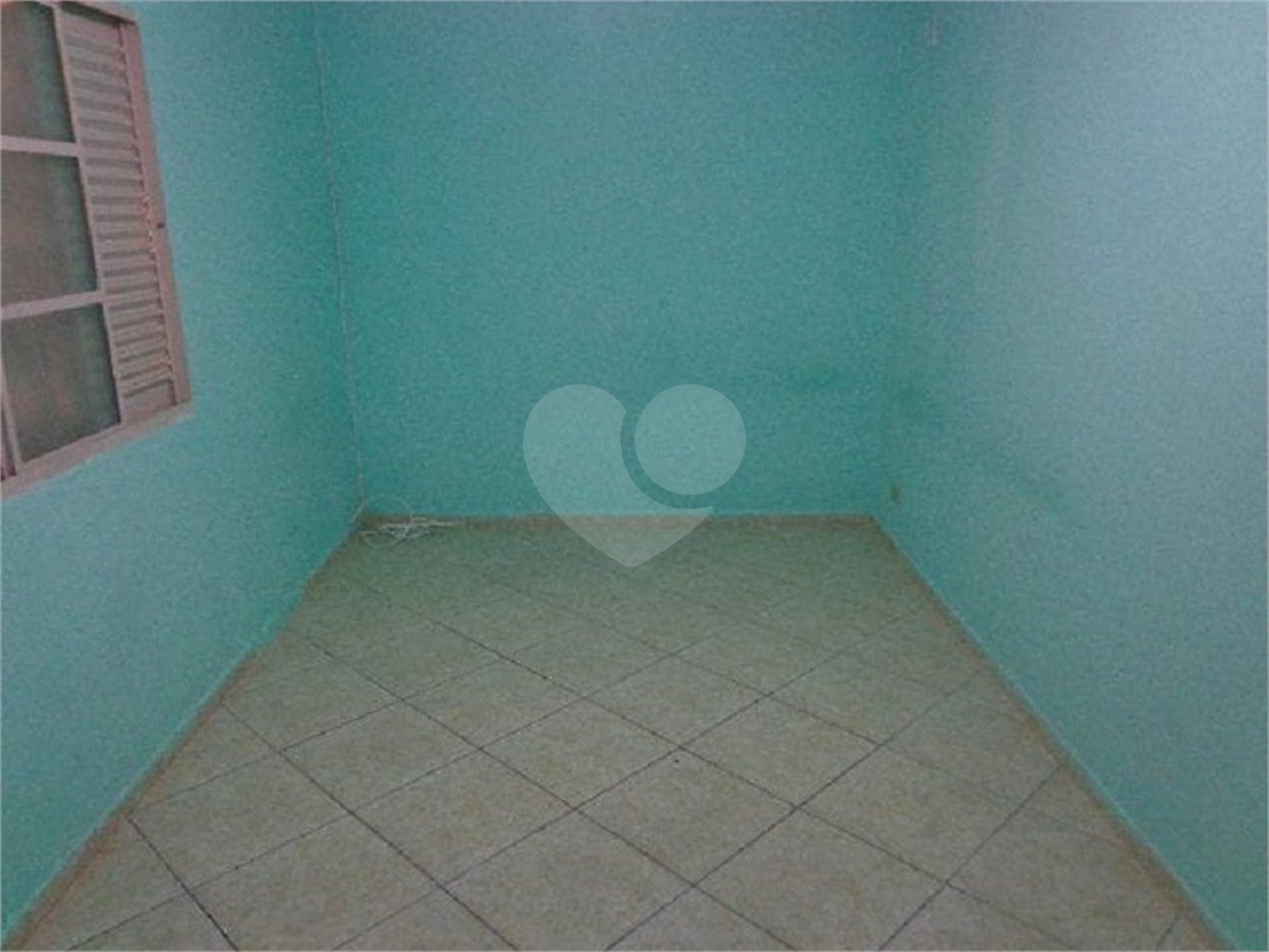 Casa Térrea com 2 dormitórios.
