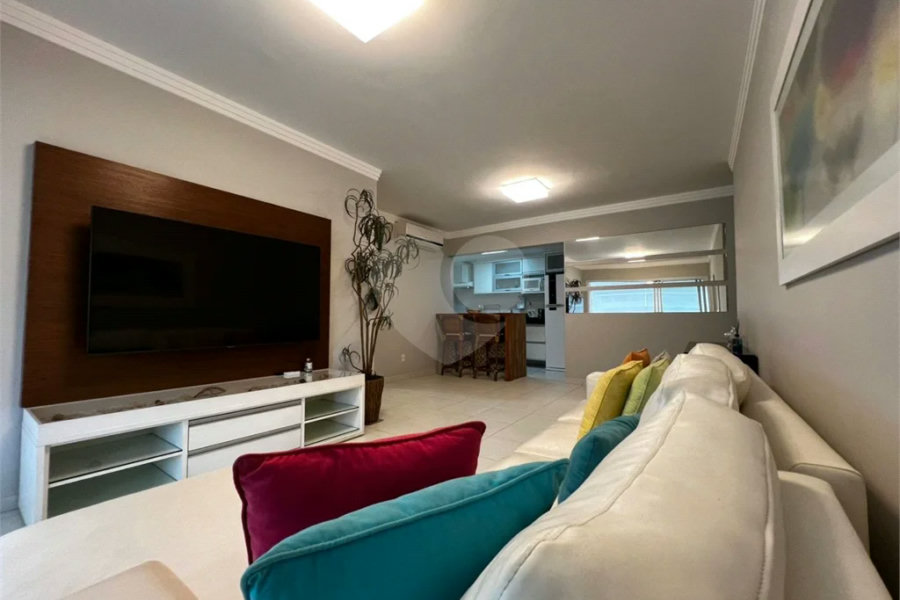 Apartamento à venda com 3 quartos, sendo 2 suítes,  em Riviera de São Lourenço, Bertioga, SP