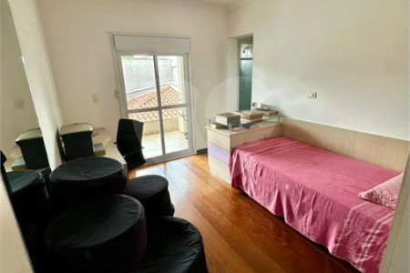 Casa de Alto Padrão à Venda no Parque dos Pássaros – 350 m²