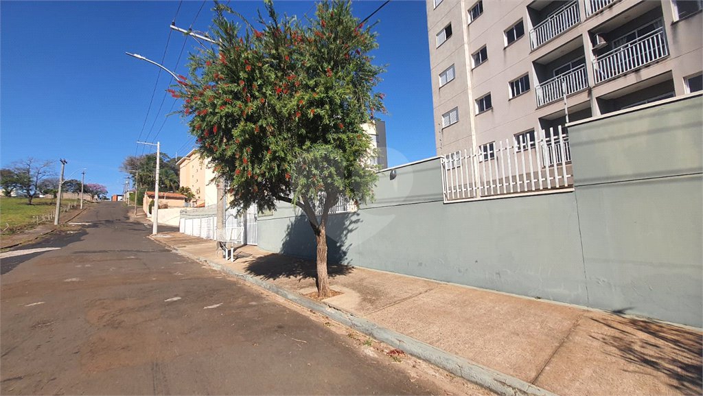 Apartamento a venda de 02 dormitórios