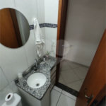 Sensacional sobrado c/ quintal e 3 dorms enormes com varanda! 12 min andando p/o metrô P Inglesa!