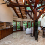Casa à venda com 4 suítes no condomínio Chácara Flora, São Paulo - SP
