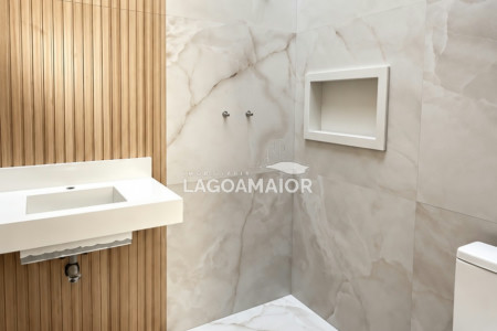 Casa à venda ou para alugar com 4 quartos, sendo 2 suítes, no Centro, Três Lagoas - MS