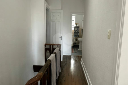 Sobrado à venda na Liberdade, 220 m², 5 dormitórios e 1 vaga, próximo Pq Aclimação, Aceita permuta