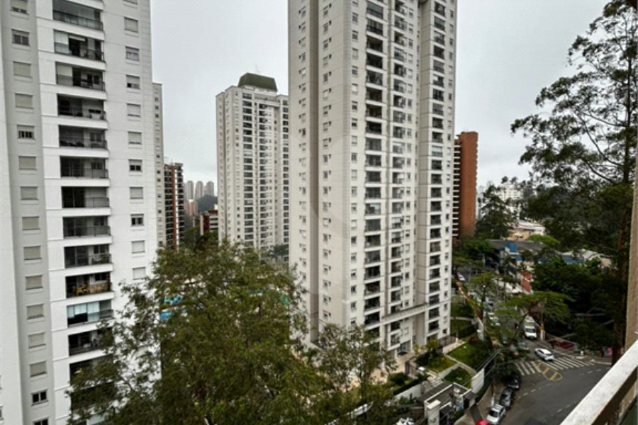 Apartamento à venda com 2 quartos, sendo 1 suíte, em Morumbi, São Paulo, SP