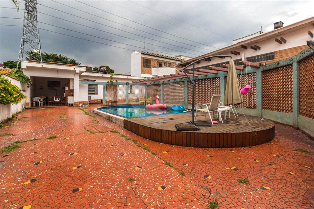 CASA TÉRREA 250m2 construídos/600 m2 de Terreno - metrô S.Judas