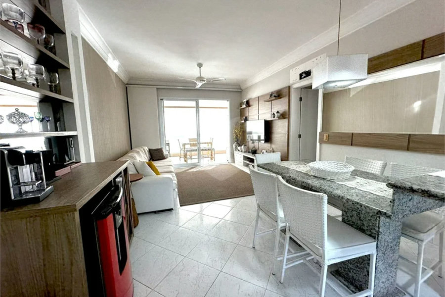 Apartamento à venda com 3 quartos, sendo 2 suítes,  em Riviera de São Lourenço, Bertioga, SP