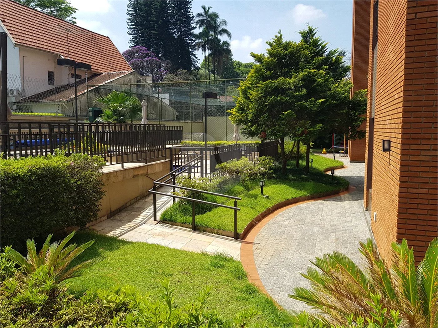 Apartamento Mobiliado no Alto da Boa Vista, com churrasqueira na varanda , 3 suítes e próximo ao Metro