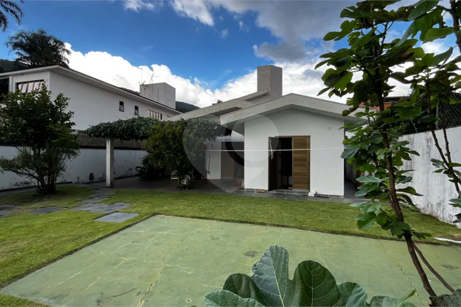 Casa à venda com 3 quartos, sendo 1 suíte, em Jardim Dos Estados, Poços de Caldas - MG