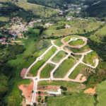 Terrenos de 300 metros em condomínio fechado e prontos para construir na região de Atibaia