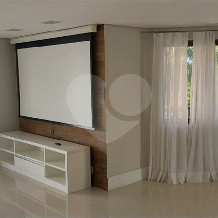 Apartamento à venda no Campo Belo de 245m² com 3 suítes e 3 vagas