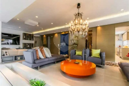 Apartamento de 306m² na melhor região de Moema, 3 suítes, 5 vagas, varanda gourmet, depósito, fora de rota