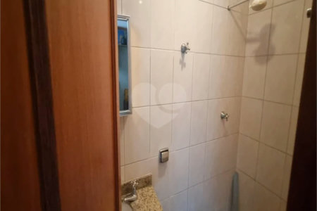 Sobrado à Venda na Aclimação - 150 m² - 2 Salas, 3 Dorms, 2 Vagas.
