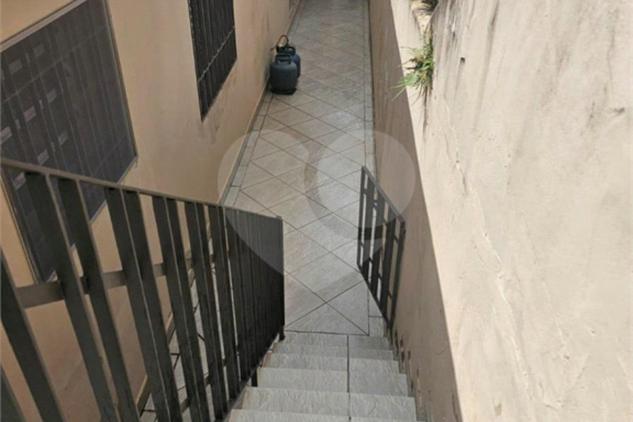Casa Térrea na Vila Formosa de 233m2 com 3 dorms, 1 suíte, 3 banheiros e 4 vagas. Estuda permuta.