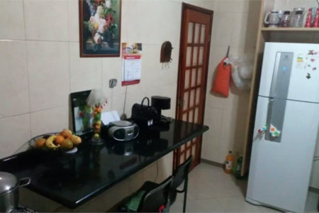 **Vende-se Imóvel Residencial – Excelente Localização em Cotia**