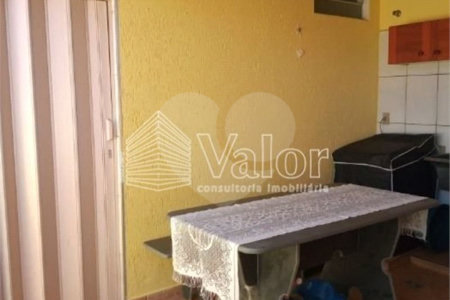 Casa Térrea com 2 dormitórios, sendo 1 suíte.