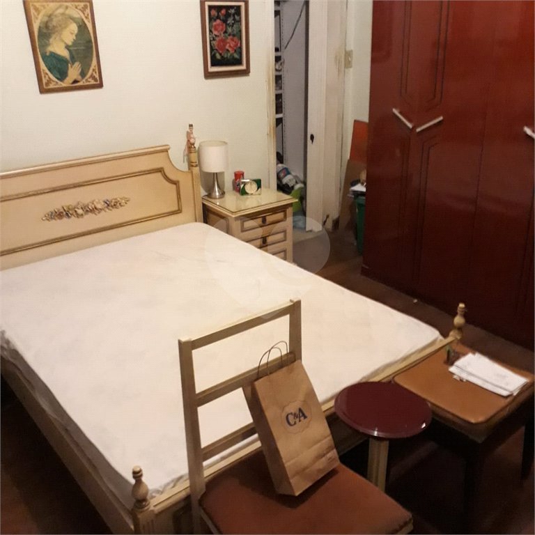 Casa Térrea Ampla com 4 Dormitórios, Suíte e Quintal à Apenas 15 Minutos do Estação Tatuapé.