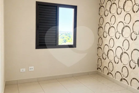 Cobertura de 255 m² com 3 dormitórios, 1 suíte, cozinha planejada, 2 vagas e área gourmet com churrasqueira.