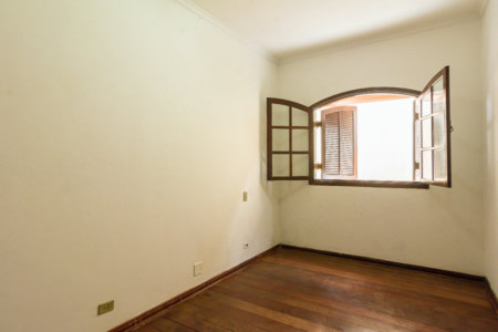 Sobrado à venda 187m² com 5 quartos, sendo 2 suítes, em Conjunto Residencial Butantã próximo à USP