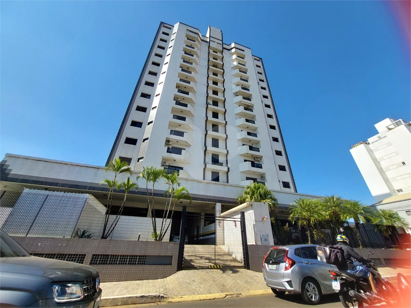 Apto com 130m² em frente ao SCC