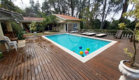 Chácara à venda com 4 quartos, sendo 1 suíte,  em Chácaras Polozzi, Louveira, SP