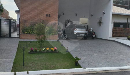 Casa Térrea à venda com 3 suítes no condomínio Portal do Bosque, Louveira - SP