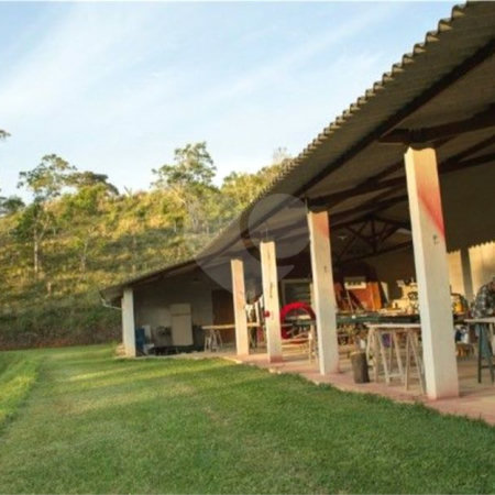 Sítio à Venda Natividade da Serra c/ 2.291,56m² Area Const. e 271.000,00m² Área Total