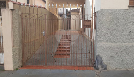 Casa à venda com 4 quartos, sendo 1 suíte, no Centro, São Carlos, SP