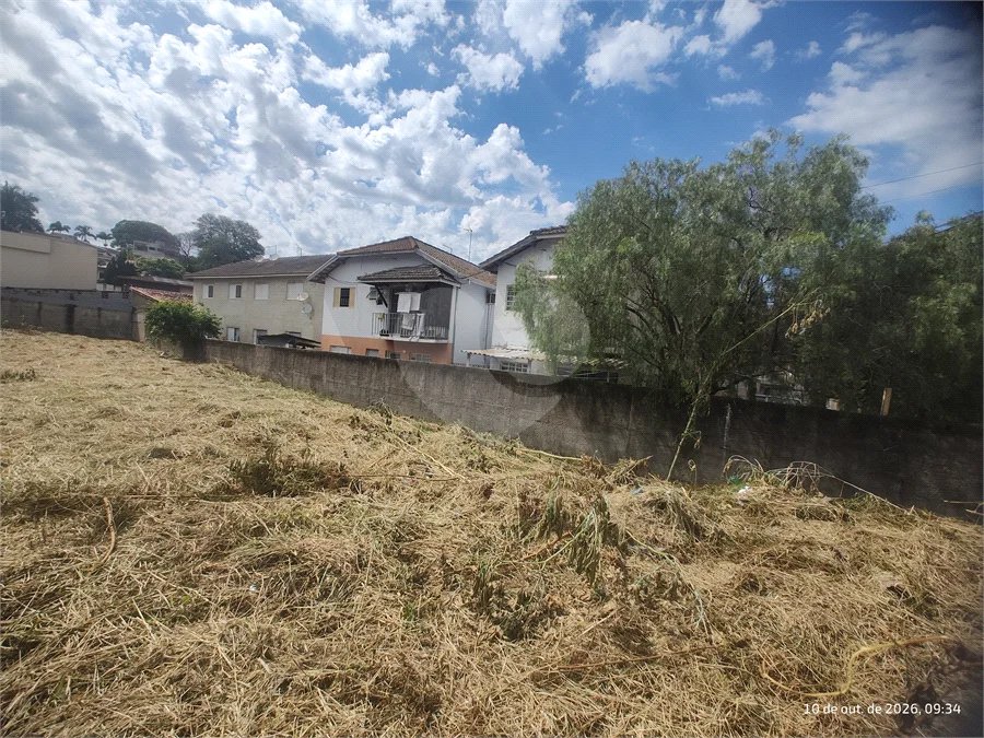 Terreno em Atibaia com 652 metros, pronto para construir no Jardim do Lago, aceita financiamento