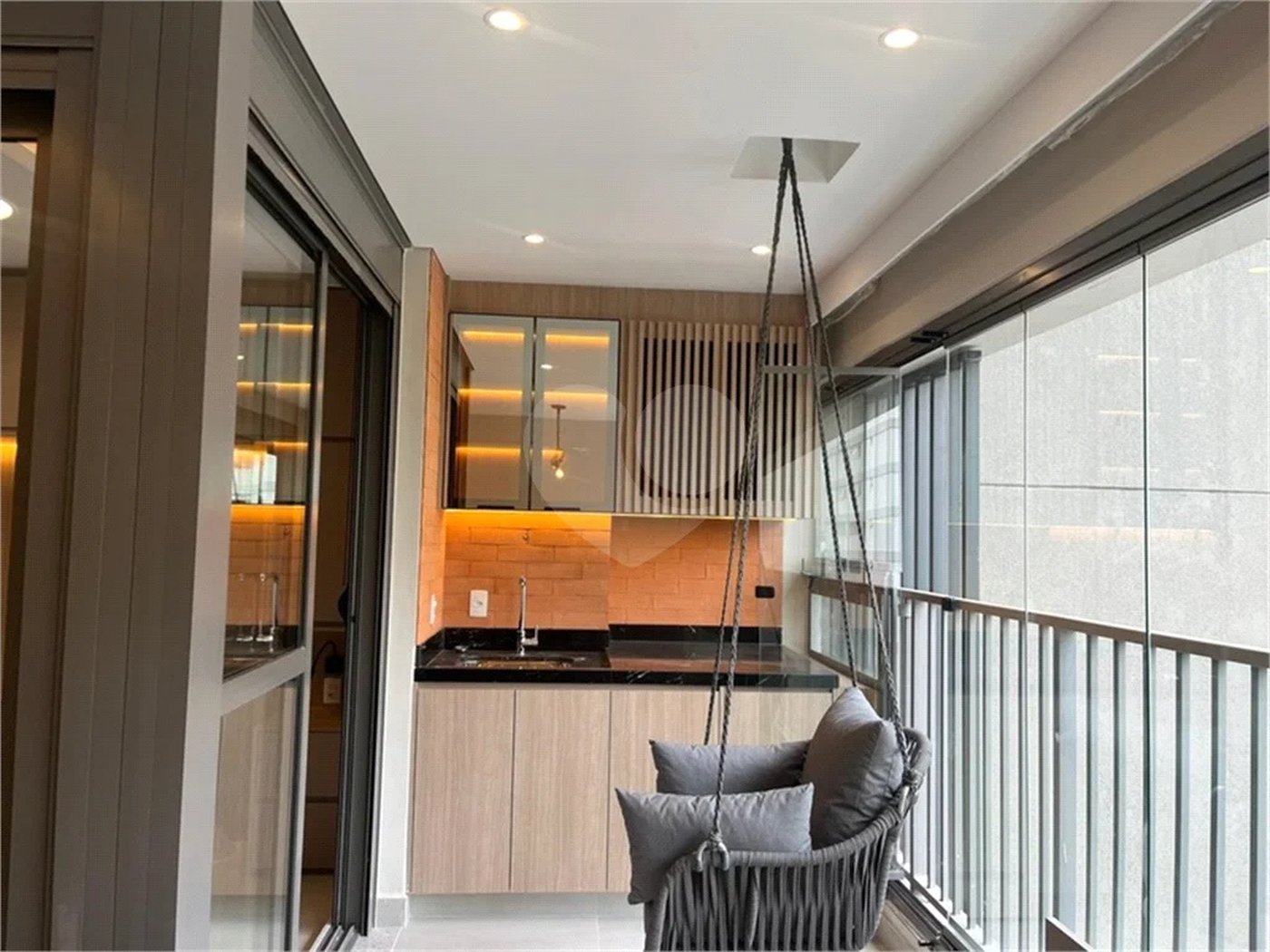 Apartamento mobiliado com 44 m2, 1 dormitório e 1 vaga a venda nos Jardins