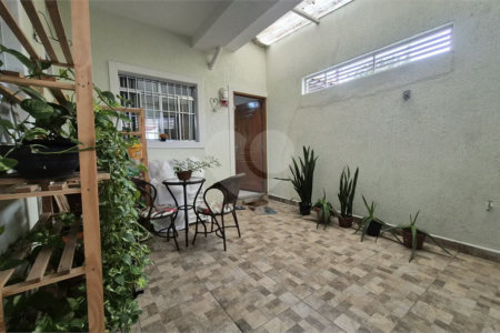 Casa de vila com 3 dormitórios sendo 2 suítes em Santana