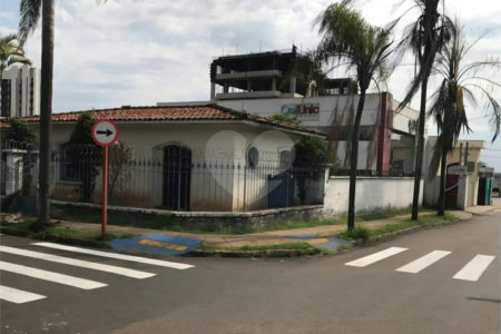 CASA À VENDA COLOCADA COM A SANTA CASA
