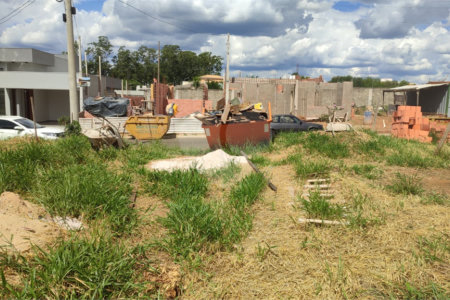 Lote à Venda em São Carlos, no Condomínio Villeneuve I
