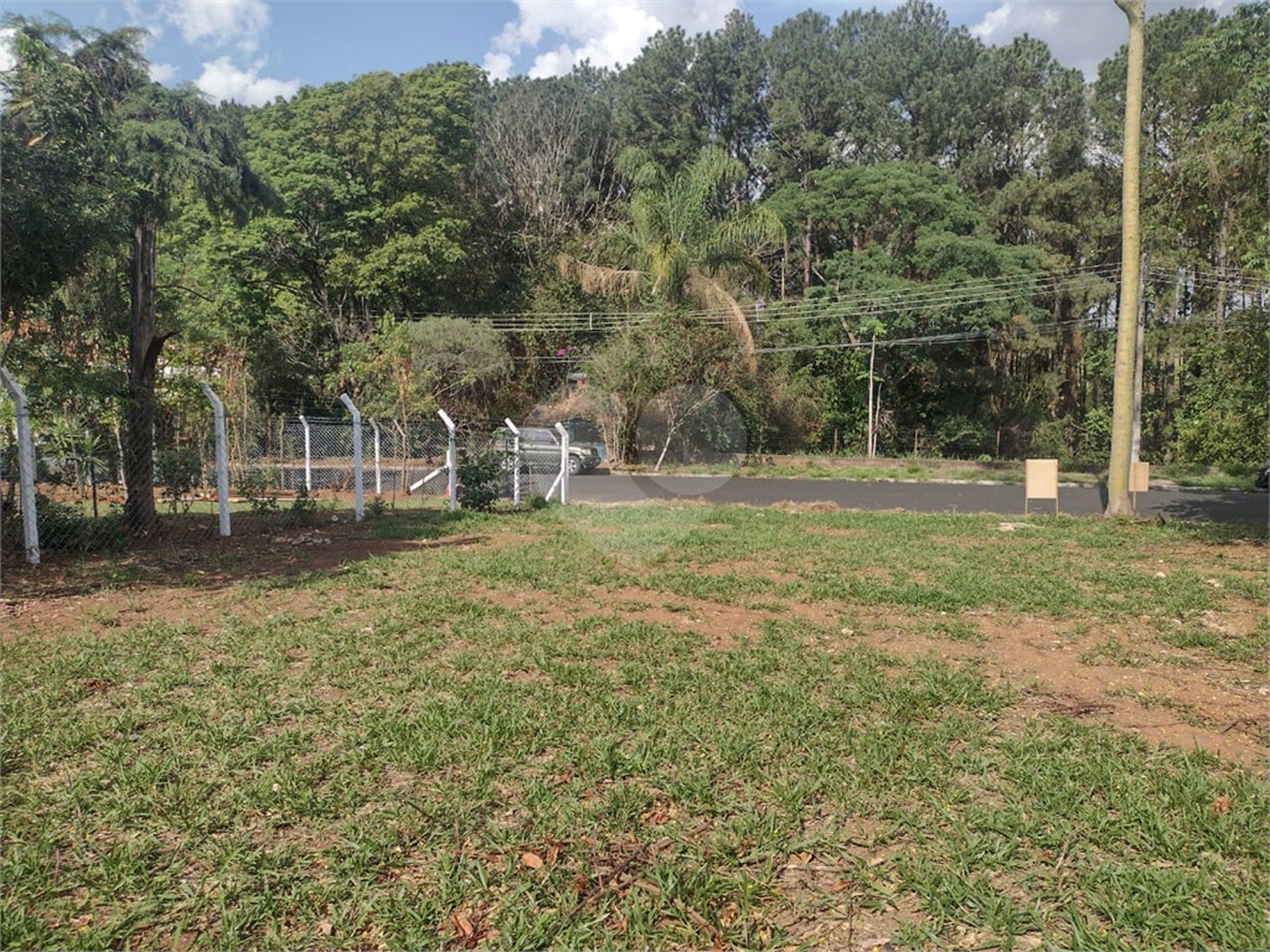 Terreno á venda no Jardim Sambambaia