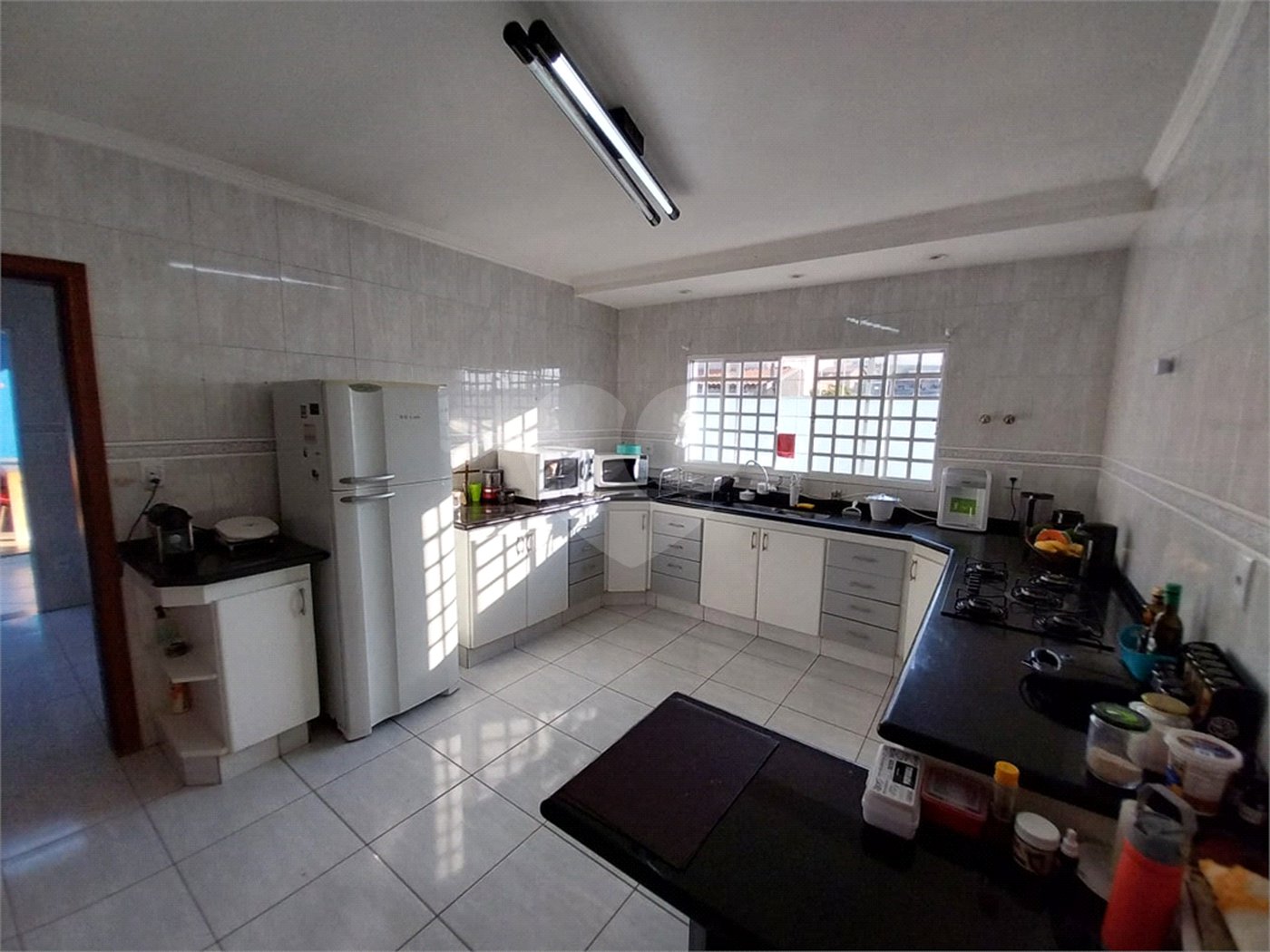 Sobrado à venda com 5 quartos, sendo 1 suíte,  em Terra Nobre, Louveira, SP