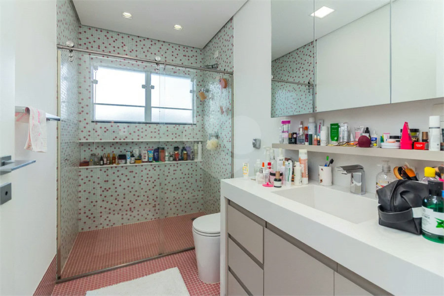 Casa em condomínio, 4 suites, piscina privativa no Jd. Floresta - zona norte - SP.
