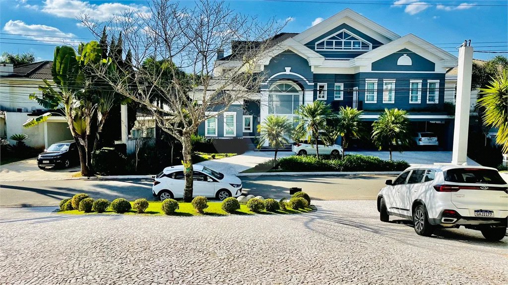 Belíssima casa à venda com 700 m² no Condomínio Tamboré, em Alphaville!!!