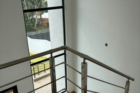 Sobrado à venda com 3 quartos, sendo 1 suíte, em Parque Rizzo, Cotia - SP