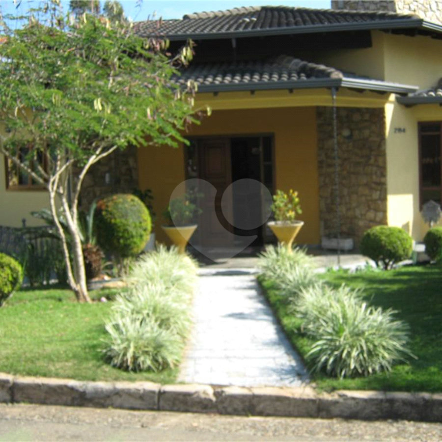 Casa à venda com 4 quartos, sendo 2 suítes, no condomínio Estância Marambaia, Vinhedo - SP