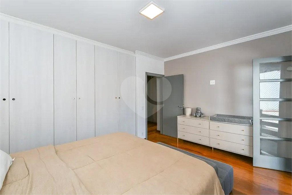 Sobrado à venda com 4 quartos, sendo 1 suíte, em Vila Cruzeiro, São Paulo, SP