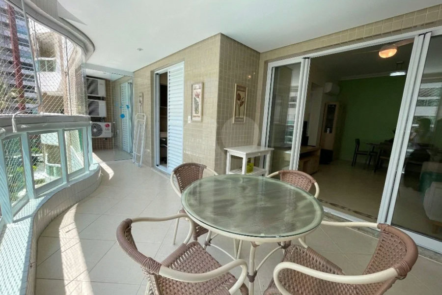 Apartamento à venda com 3 quartos, sendo 1 suíte, em Riviera de São Lourenço, Bertioga, SP