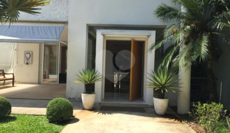 Sobrado à venda ou para alugar com 7 quartos, sendo 4 suítes,  em Cidade Jardim, São Paulo, SP