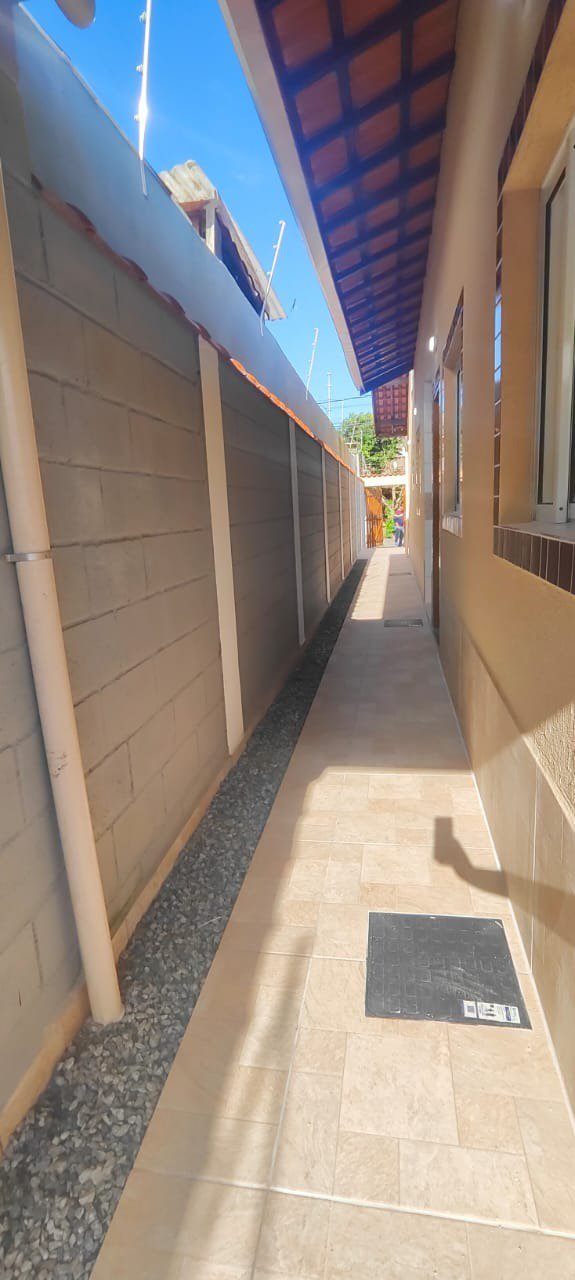 Casa à venda com 2 quartos, sendo 1 suíte, em Nova Itanhaém, Itanhaém - SP