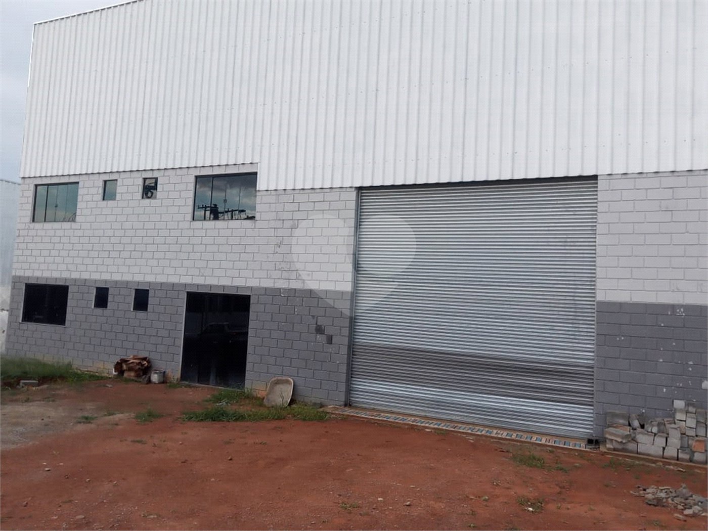 Galpão de 1200 m ² novos para locação em Nazaré Paulista/ Atibaia
